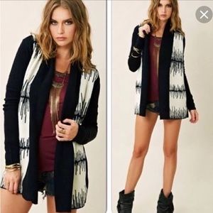 BB Dakota Black & White Sweater